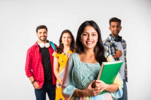 How Indian Economic Service Coaching Helps with Answer Writing and Interview Preparation