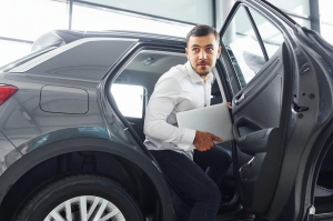 Common Mistakes When Booking a Corporate Car Service