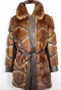 Why Expert Alterations and Custom Fitting Luxury Are Essential to the Perfect Fur Jacket