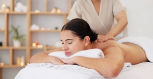 The Ultimate Guide to Business Trip Massages: Relaxation on the Go