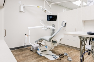 Smile Brighter with the Best Dentist in Agoura Hills