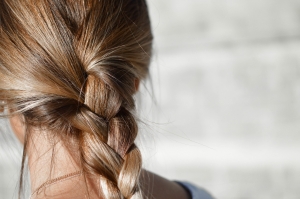 Dale estilo a tu cabello corto con diferentes peinados