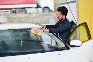 7 Signs You Need Windshield Repair