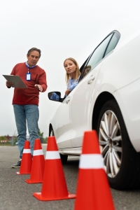 Step-by-Step Guide to Reverse Parking in Your Driving Lessons