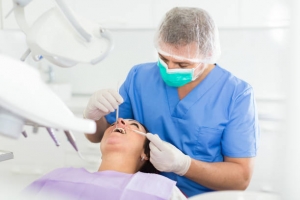 Pick the Right Dentist for Your Smile Makeover