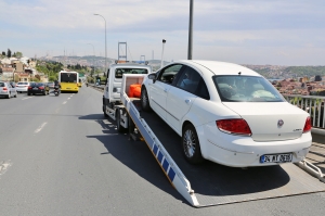 How Professional Towing Services Handle Vehicle Breakdown Situations