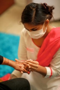 Mehndi Service At Home in Karachi by Professional Salon Services