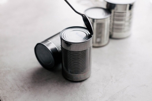 How to open a money tin without a can opener