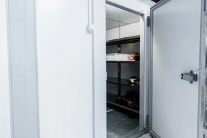 What to Look for in a Freezer Room Rental Contract