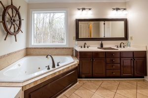 Small Bathroom Renovation Ideas for the Hills District