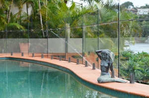 Role of Frameless Pool Fencing in Your Property's Aesthetics