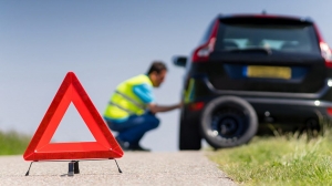 Locked Out? How Roadside Assistance Services Solve The Problem!