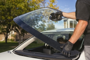 What Equipment Do I Need to Do Windshield Replacements?