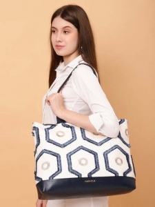 The Essential Guide to Choosing the Perfect Handbags for Women