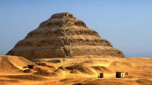 Where Is Saqqara in Egypt? Exploring Its Historical Significance