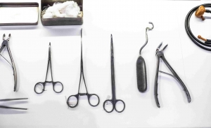 How to Properly Maintain Surgical Instruments