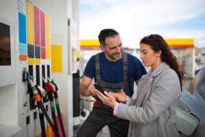 10 Benefits of Implementing Fuel Monitoring Systems in Your Fleet