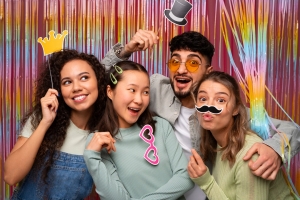 Photo booth rental companies: what makes the best stand out.