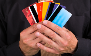 Maximizing Omnichannel Marketing with Plastic Cards: A Seamless Customer Experience