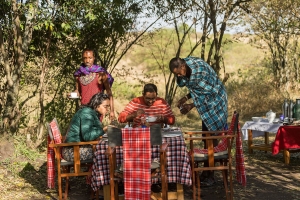 lunch during kenya safari