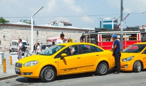 How to Choose the Best Umrah Taxi Service for a Hassle-Free Journey