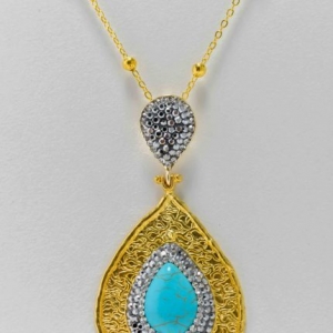 Selecting a pendant set for special occasions