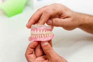 How to Clean Artificial Teeth: Best Practices for a Fresh, Healthy Smile