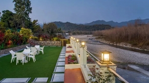 Dee Fellow Resorts: The Ultimate River side Resort in Jim Corbett