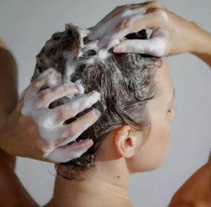 A Guide to Choosing Salicylic Acid Shampoo for Scalp Care