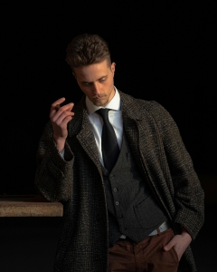 Modern Elegance: The Rise of Men's Tweed Suits in 2024