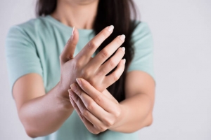 Effective Solutions for Wrist Pain: Understanding Causes and the Benefits of Chiropractic Care