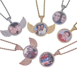 The Ultimate Guide to Choosing the Perfect Photo Necklace