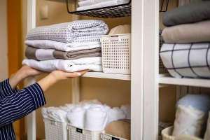 The Ultimate Guide to Washing Different Types of Fabrics: From Delicates to Heavy Towels