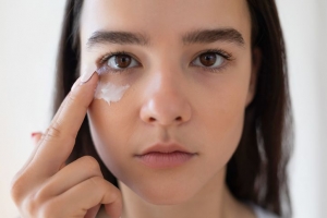 Transform Your Appearance: Expert Advice on Eye Bag Removal