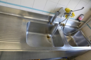 Customizing Double Sink Benches for Different Industries