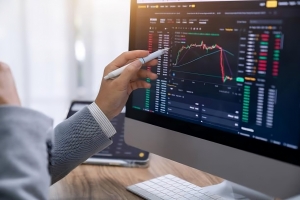 Harnessing Sentiment Analysis for Stock Market Insights