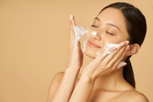 What is the best gentle face wash for sensitive skin?