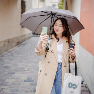 Keep Hands Free with an Exclusive Umbrella Holder 