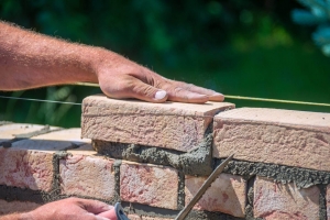 Brick Wall Decor: How to Construct One