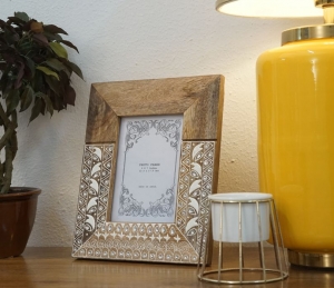 Framing Memories: A Sophisticated Approach to Displaying Life