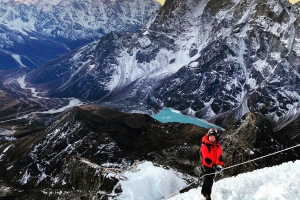 omparing Lobuche Peak Climbing, Island Peak Climbing, and the Three High Passes Trek: Choosing Your Ultimate Himalayan Adventure