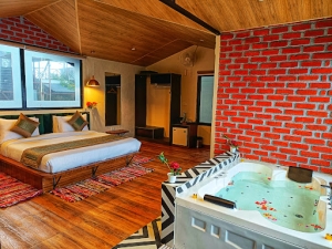 Top Luxury Resorts in Lansdowne for a Refreshing Stay
