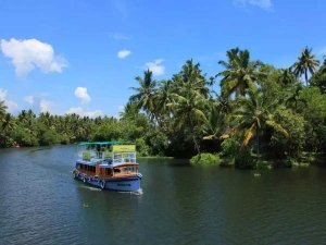 Explore Kerala with Your Family: The Ultimate Guide to Kerala Tour Packages