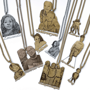 Photo Necklace: The Perfect Blend of Sentiment and Style