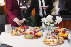 Finding the Right Food Catering in Dubai for Your Needs