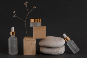 The Best Layered Perfume Oils for Couples 