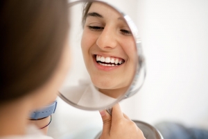 Teeth Whitening for Smokers: Tips to Brighten Stained Teeth