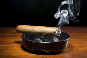 Top 10 Best Cigar Ashtrays in Dubai for Every Cigar Enthusiast