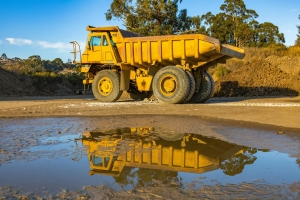 Truck Bed Locks: A Must-Have for Safe and Effective Dump Truck Maintenance