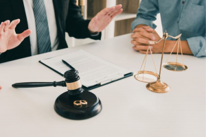 How do Detroit law firms approach accident settlements?